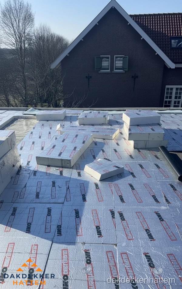 IKO PIR isolatieplaten op plat dak in Hattem IKO PIR isolatieplaten op plat dak in Hattem